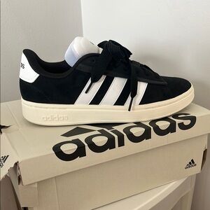 NEW in box Adidas Men's Black and White Sneakers